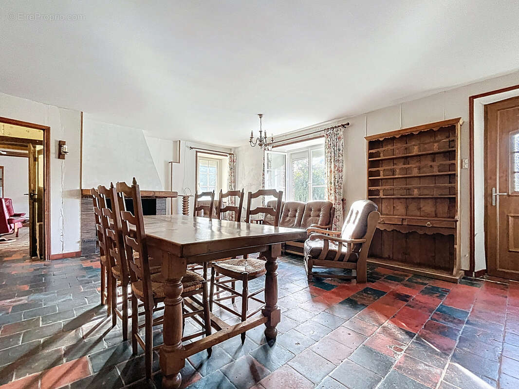 Maison à SAINT-JEAN-DE-SAVIGNY