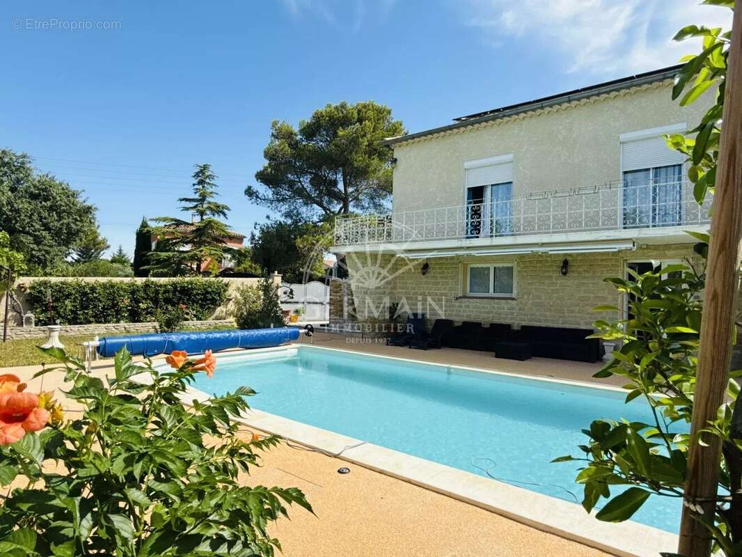 Maison à L'ISLE-SUR-LA-SORGUE