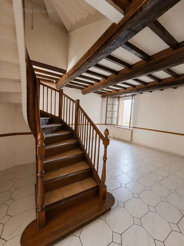 Maison centre ville avec balcon et garage - photo 3