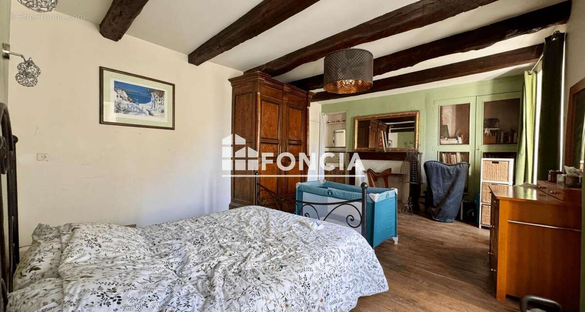 Maison à SALLES-CURAN