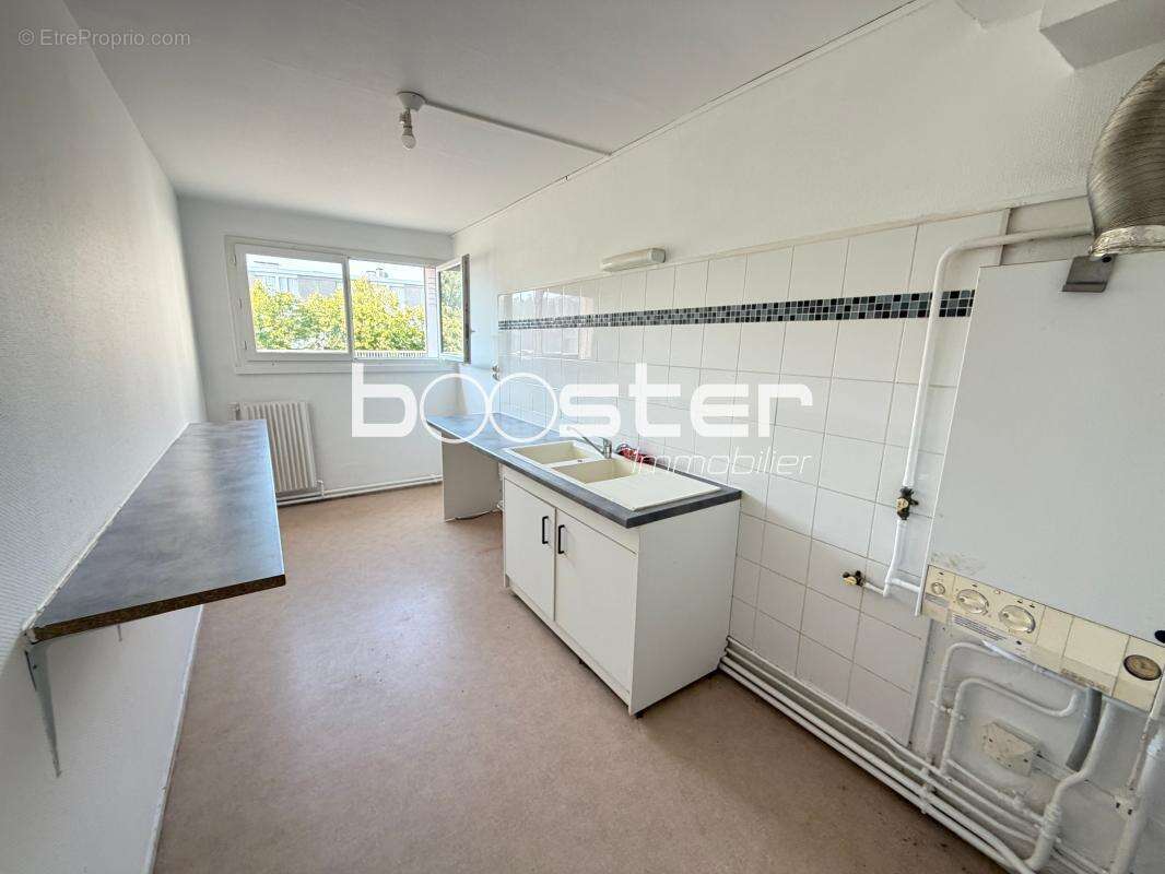 UNIQUEMENT CHEZ BOOSTER !!!! Appartement de 3 Pièces lumineux de 67m² avec parking et cave – QuartierRoseraie/Amouroux - photo 2
