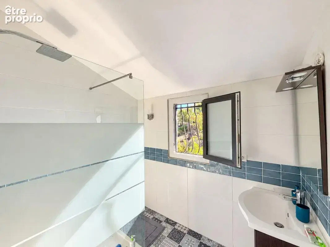 Maison sur les hauteurs avec vue dégagée - photo 11