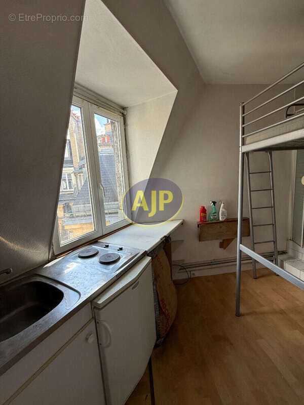 Appartement à PARIS-8E
