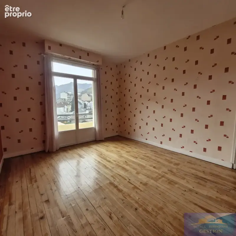 EXCLUSIVITE appartement de caractère en hyper centre de  LOURDES - photo 4