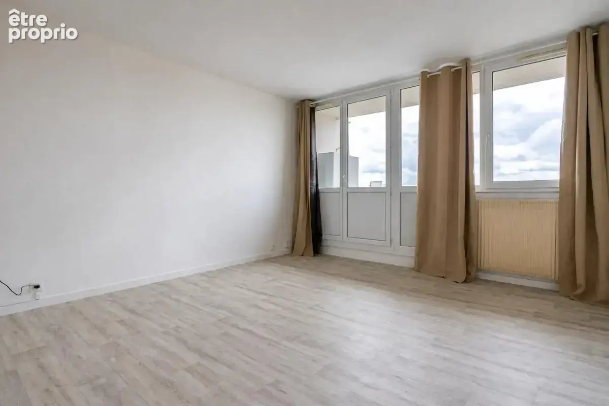 Appartement de 4 pièces de 77 m² à Trappes - photo 2