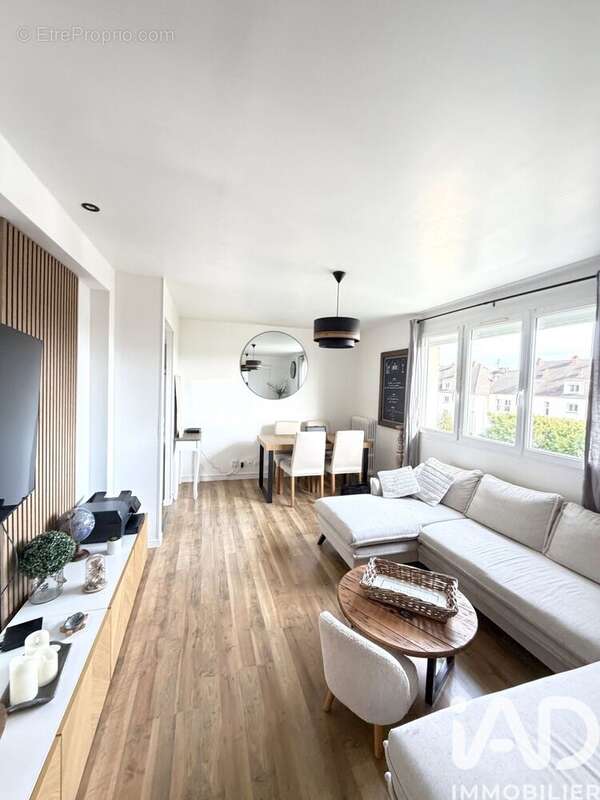 Photo 5 - Appartement à CORMELLES-LE-ROYAL