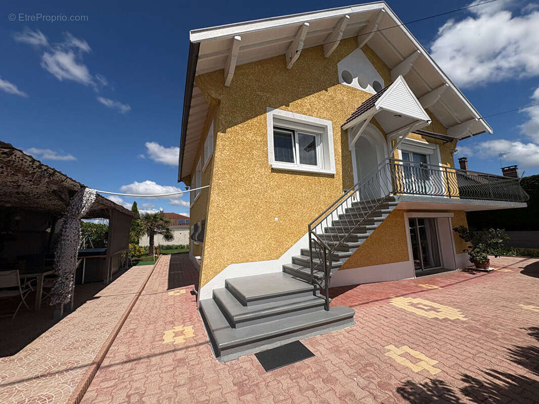Maison à CHAVANOZ