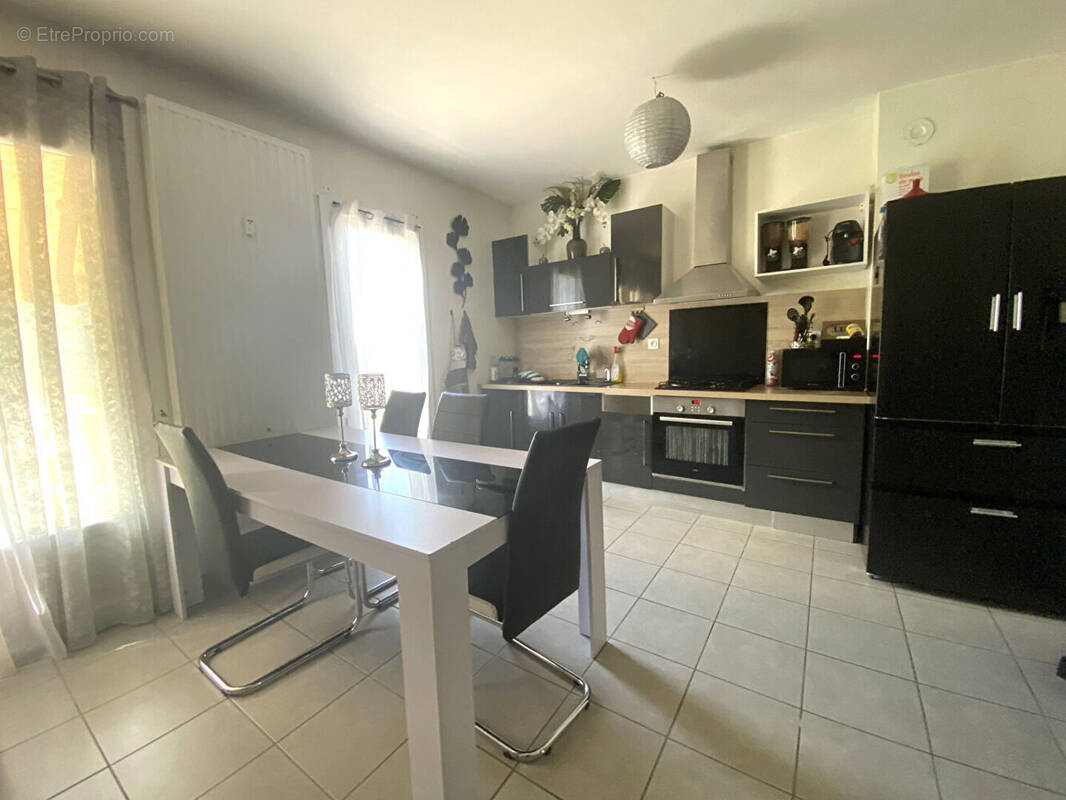 Appartement à VEYNES