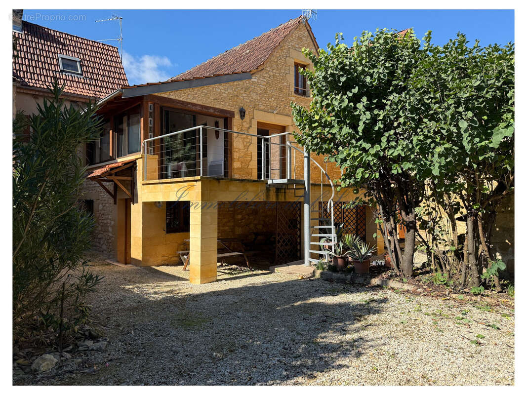 Maison à MONTIGNAC