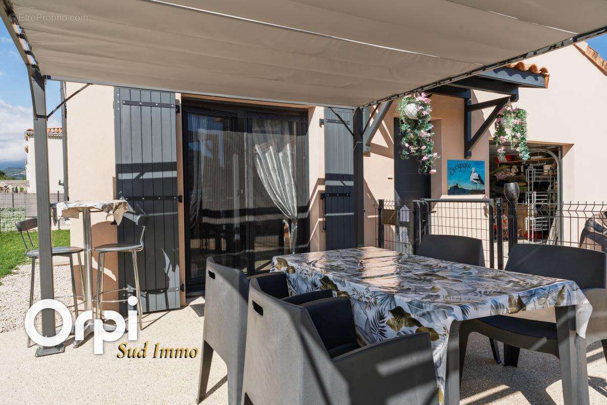 Maison à ALBA-LA-ROMAINE