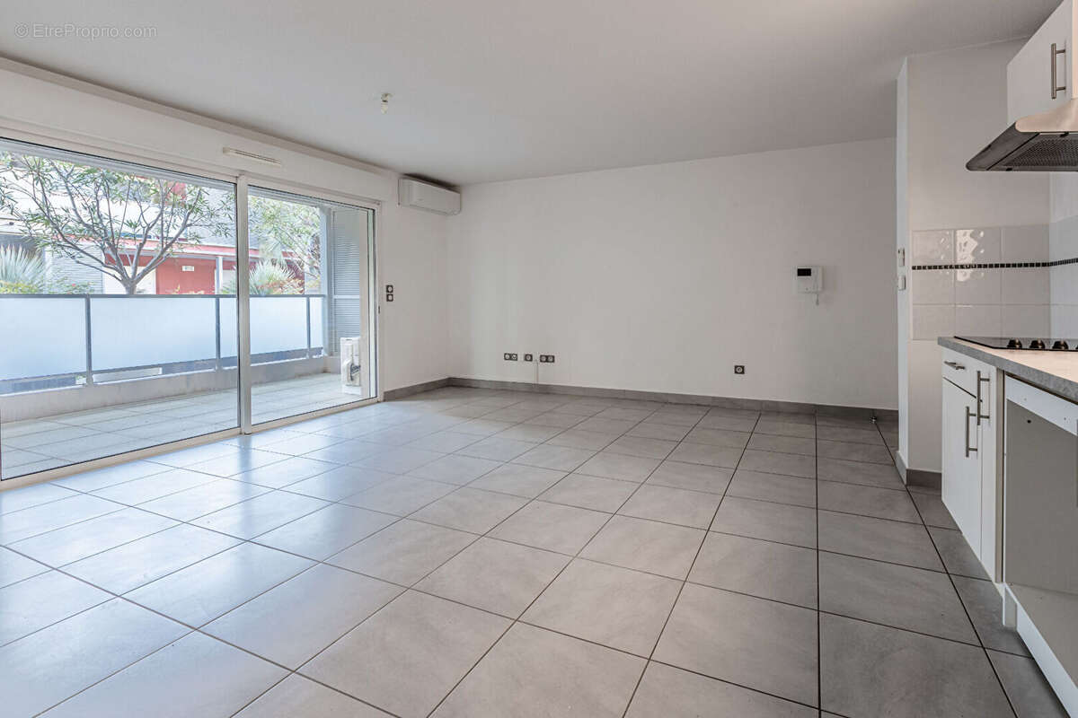 Appartement à MAUGUIO