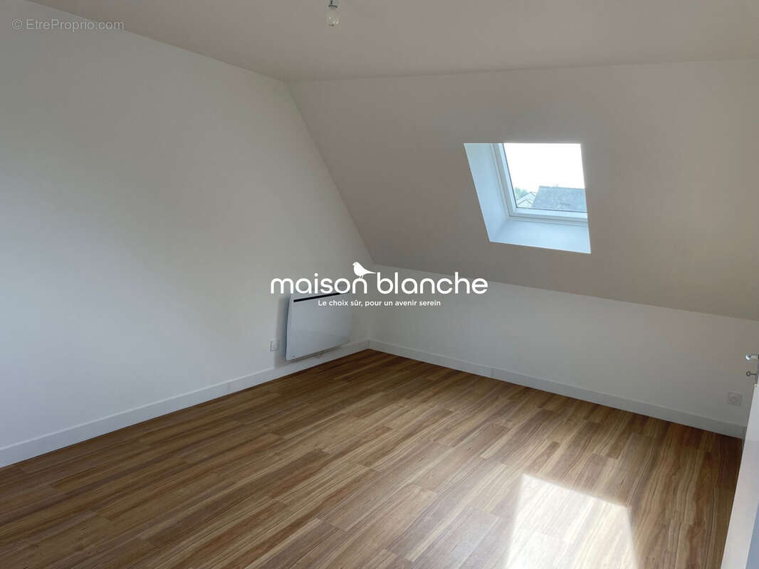Maison 173 m² à Saint-Barthelemy-D'anjou  - photo 3