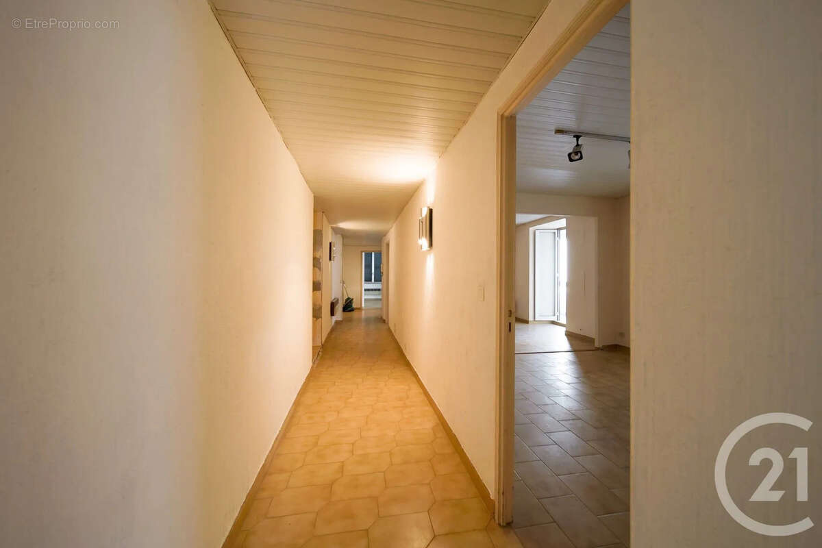 Appartement 185 m² à San-Martino-Di-Lota  - photo 12
