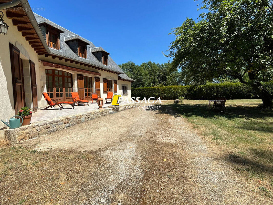 Maison à LAISSAC