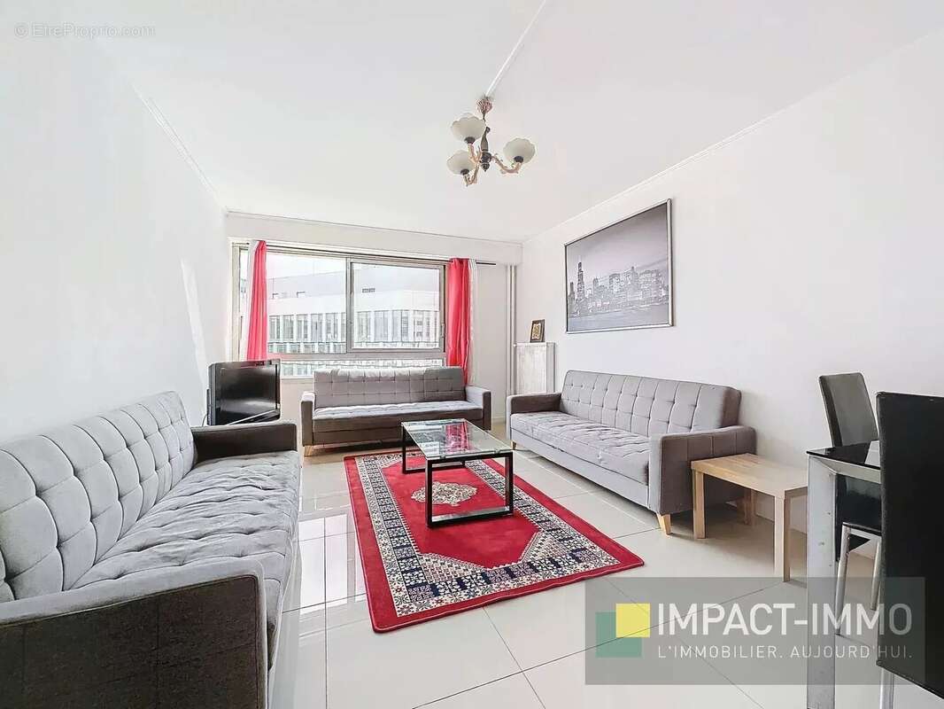 Appartement à COURBEVOIE