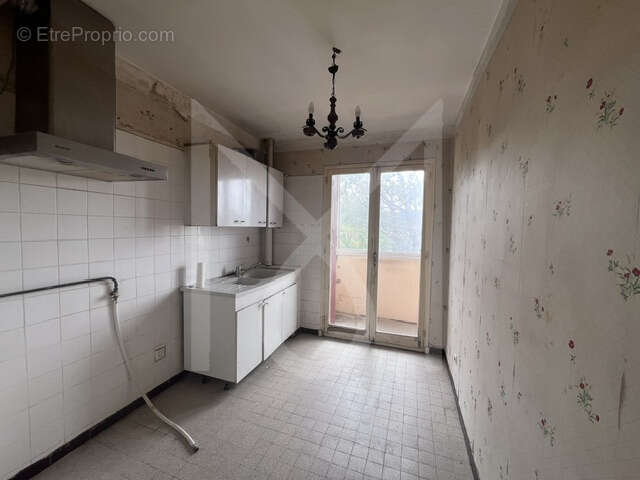 Appartement à PEYROLLES-EN-PROVENCE