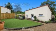 Venez visiter cette maison de 38 m² avec sa terrasse. - Maison à MOIGNY-SUR-ECOLE