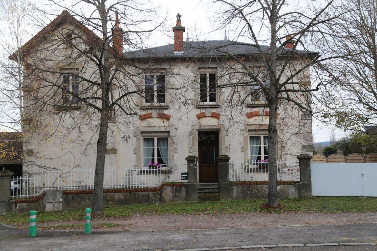 Maison à AUTUN