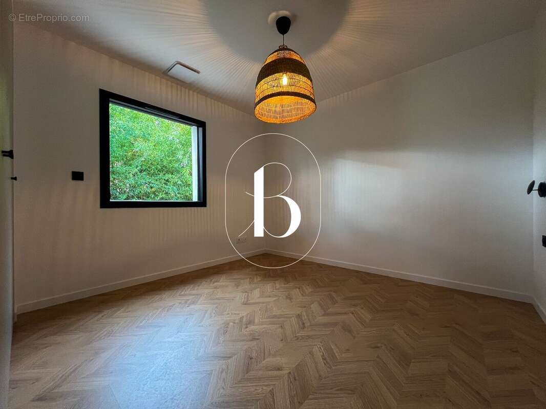 Maison à BAGNOLS-SUR-CEZE