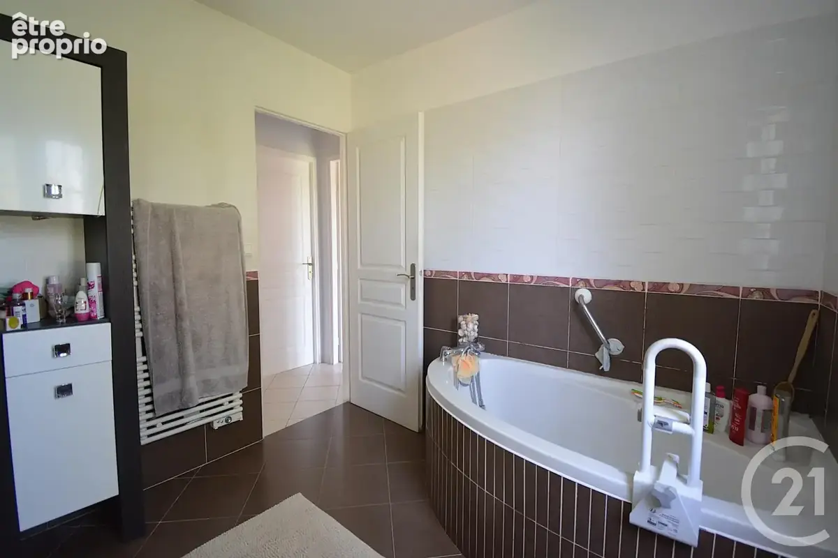 Maison 4 pièces 105 m² à vendre à Chateau-Sur-Epte (27420) - photo 10