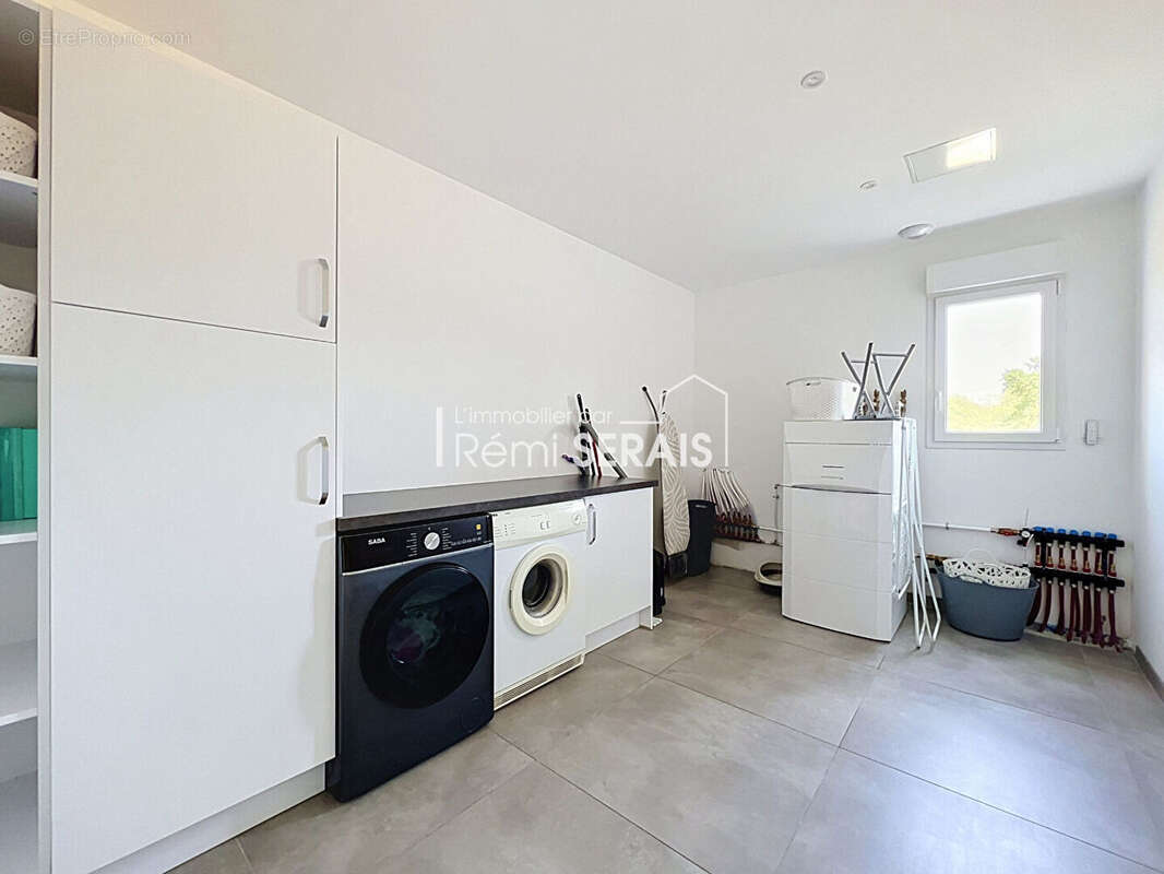 Maison contemporaine à Flers avec sous-sol exceptionnel et prestations modernes - photo 9