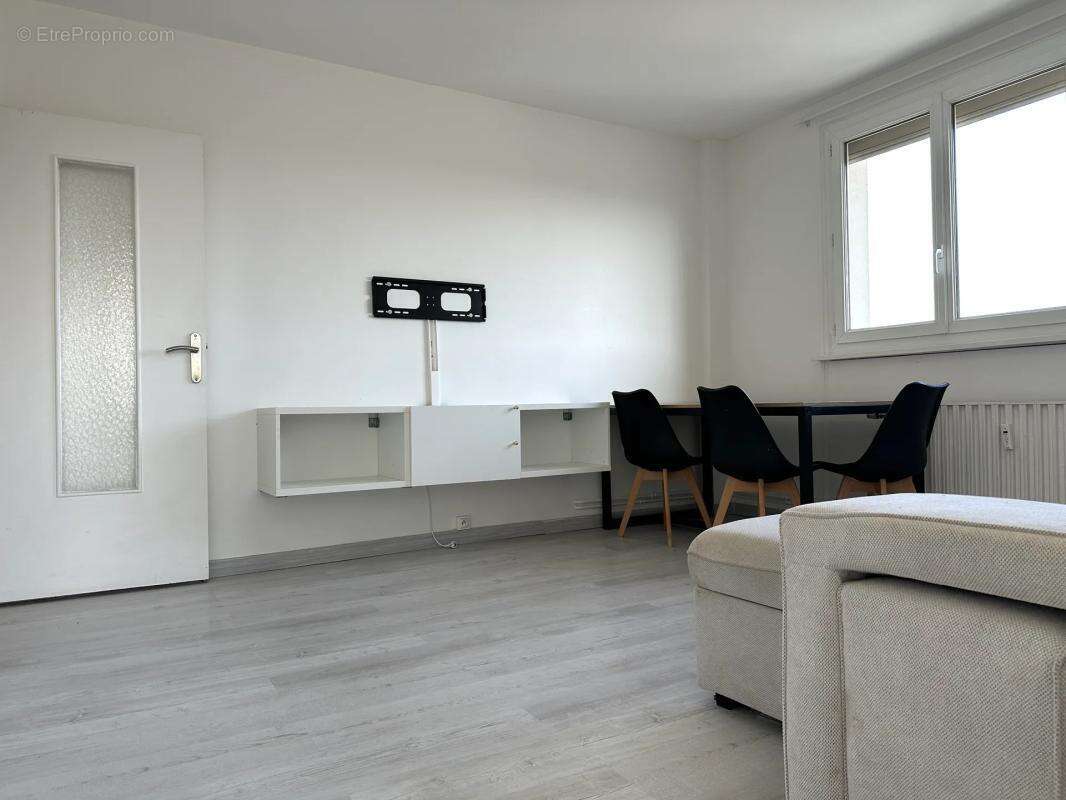 Reims – Appartement T4 de 68 m² – 3 chambres – - photo 2