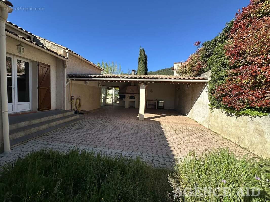 Maison à CUGES-LES-PINS