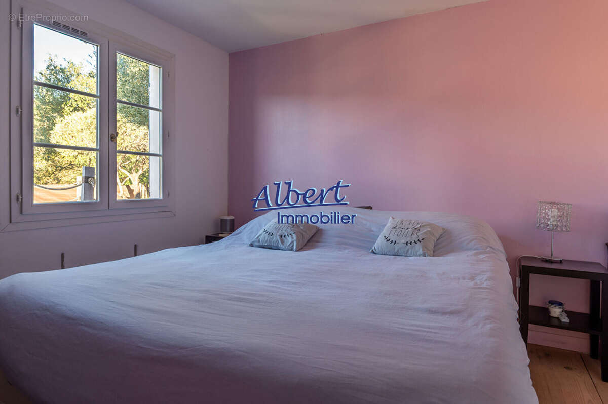 Villa spacieuse à vendre à Ollioules - Calme et confort garantis ! - photo 13