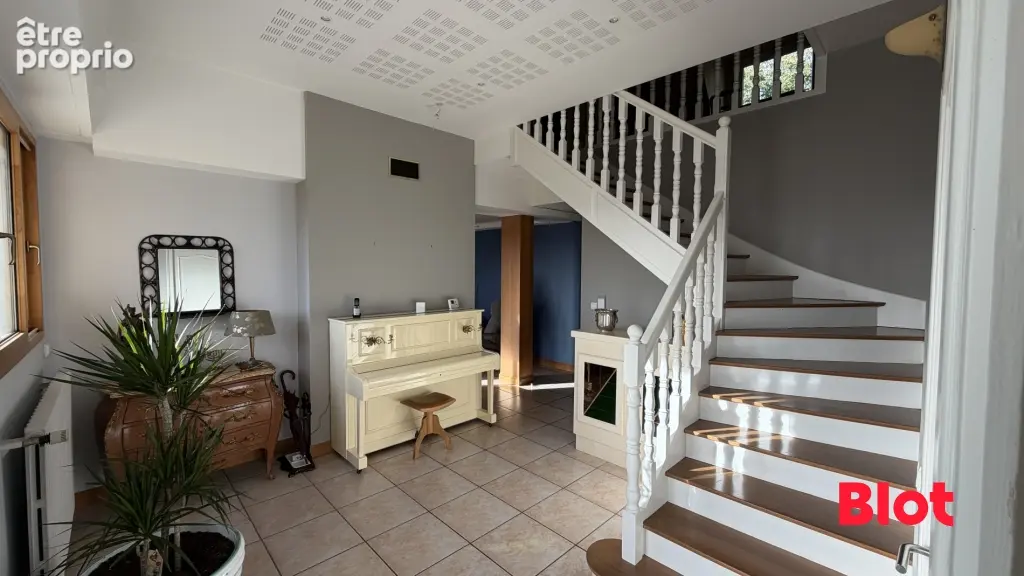 Maison 8 pièces 240 m² à vendre à Liffre (35340) - photo 2