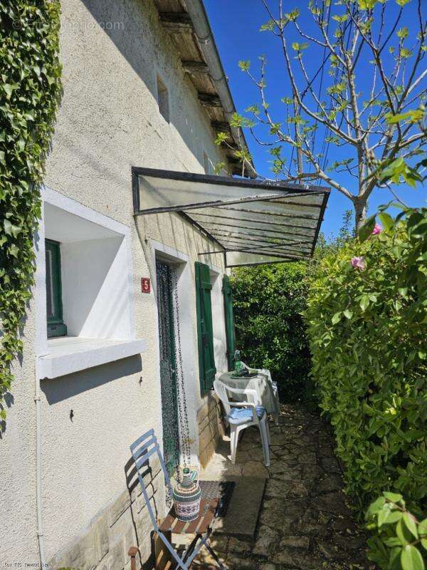 Maison à NANTEUIL-EN-VALLEE