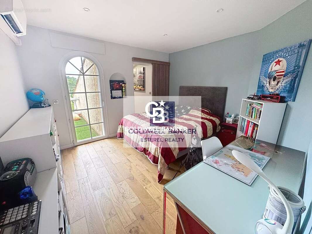 Maison à SAINT-RAPHAEL