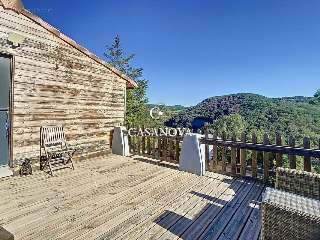 Point de VUE PANORAMIQUE. Bâti de CARACTERE avec piscine et 250 m² habitables et possibilité de projet touristique (chambres d'h - photo 16