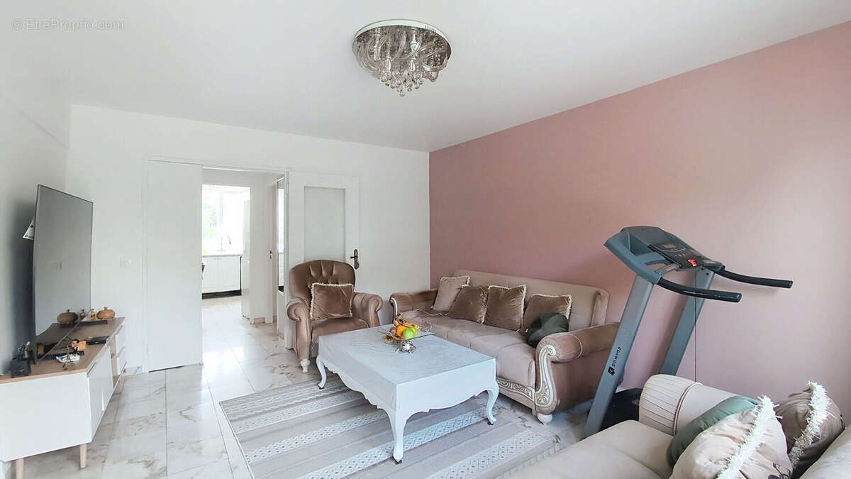 Appartement à COLOMBES