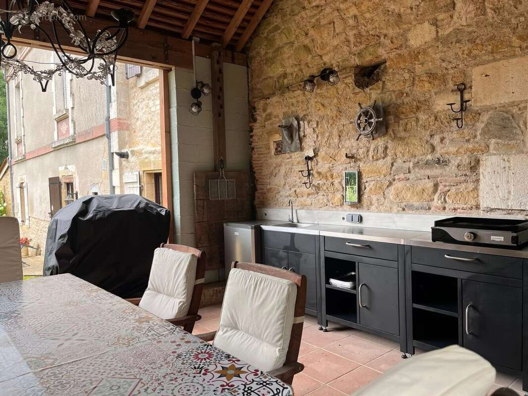 Maison à SAINT-MEDARD-D'EXCIDEUIL