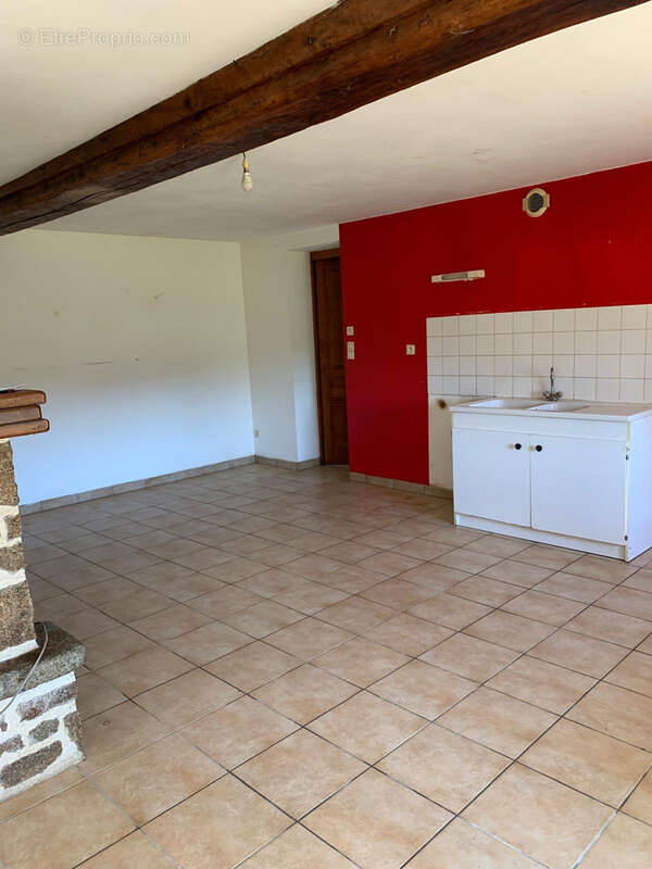 Maison à AMBRIERES-LES-VALLEES