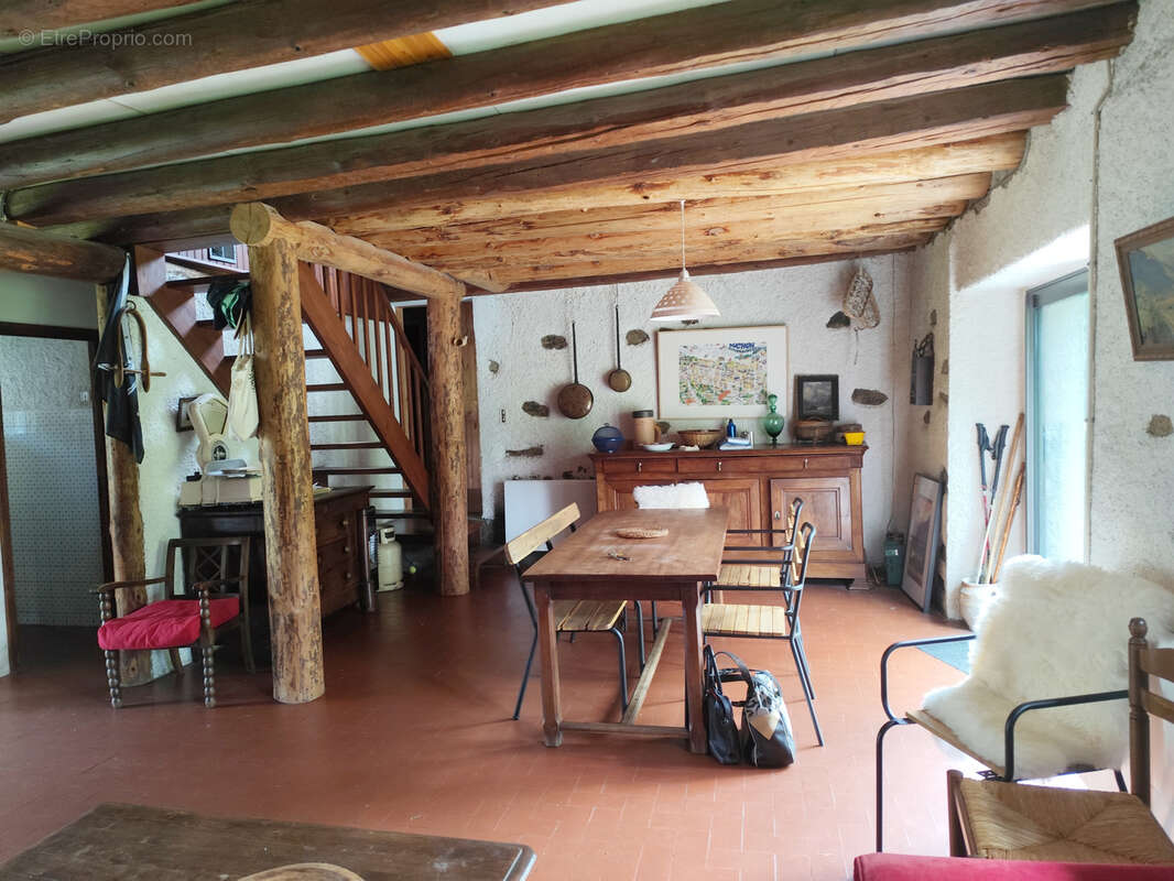 Maison à SAINT-AVENTIN