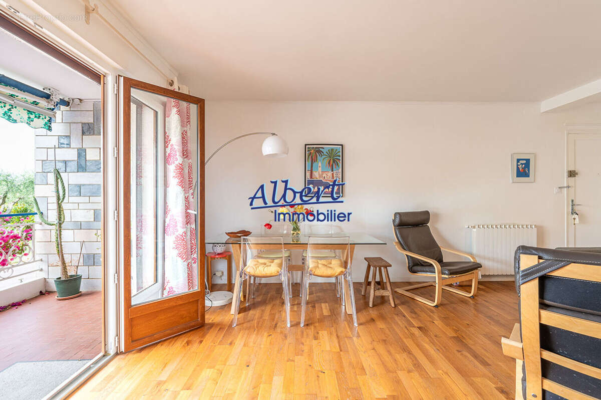 Appartement à SANARY-SUR-MER