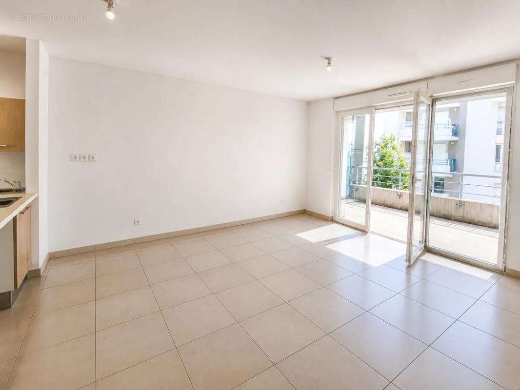 Appartement 2 pièces de 42 m² à Avignon - photo 2