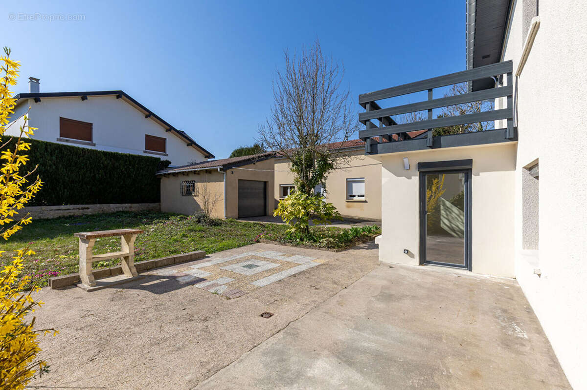 Maison 10 pièce(s)  garage et jardin - photo 10