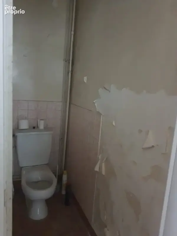 Dpt Vosges (88), à vendre RAMBERVILLERS immeuble T15 de 280 m2 à rénover en 5 ou 6 appartements avec cour - photo 15