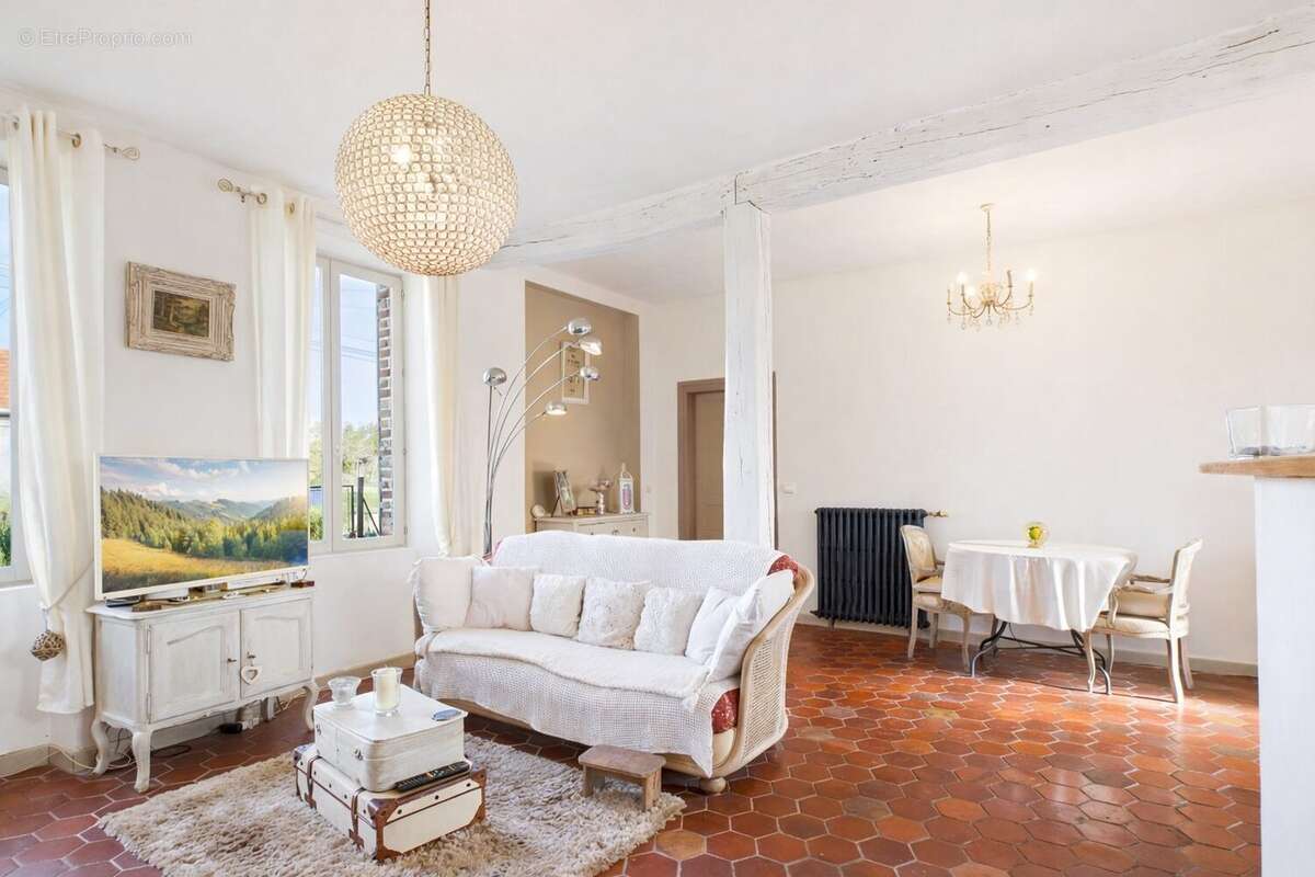 Maison à OSSEY-LES-TROIS-MAISONS