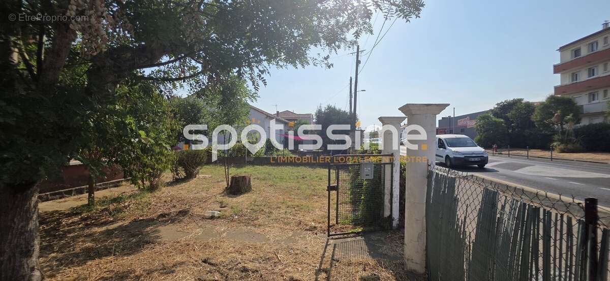 Agde  avenue de sète  terrain 348 m²  permis de construire accordé  projet de 188 m² - photo 9
