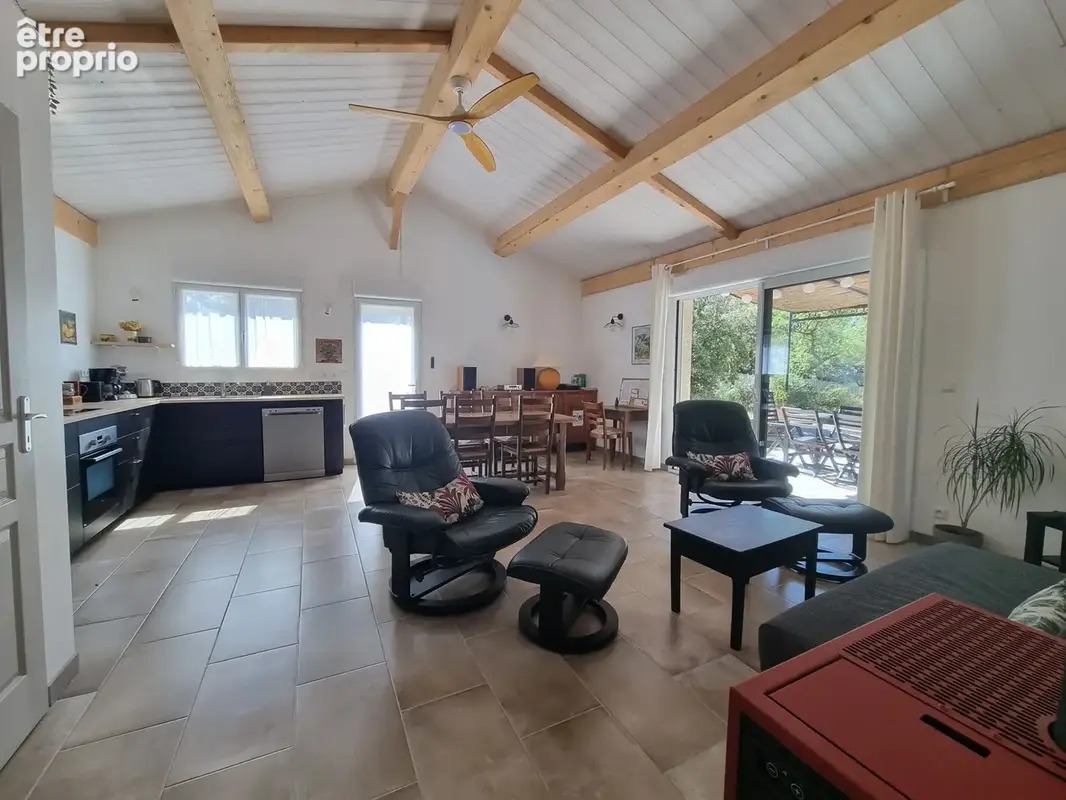EXCLUSIVITE à BAUDINARD, Villa récente avec garage et piscine - photo 6