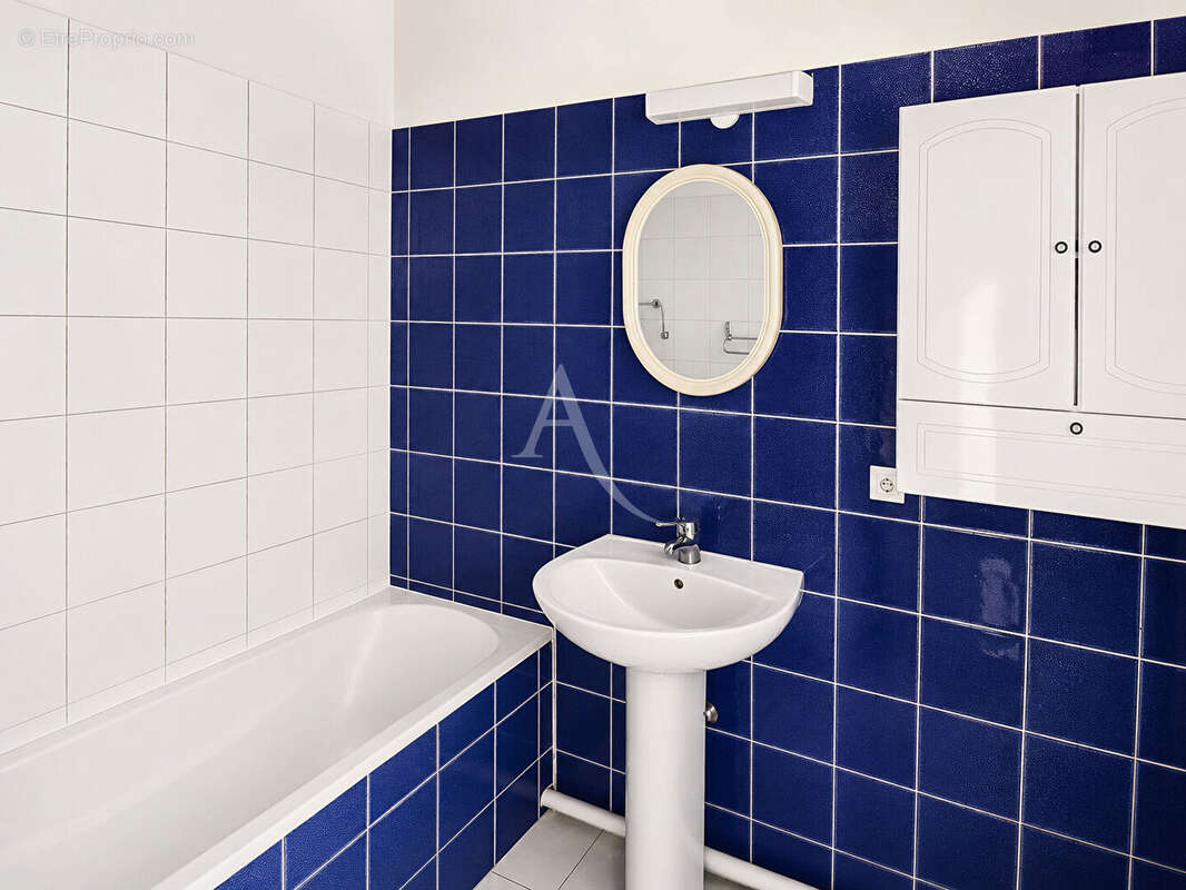 Appartement T2 - Le Rouet - 13008 - terrasse - ascenseur - photo 5