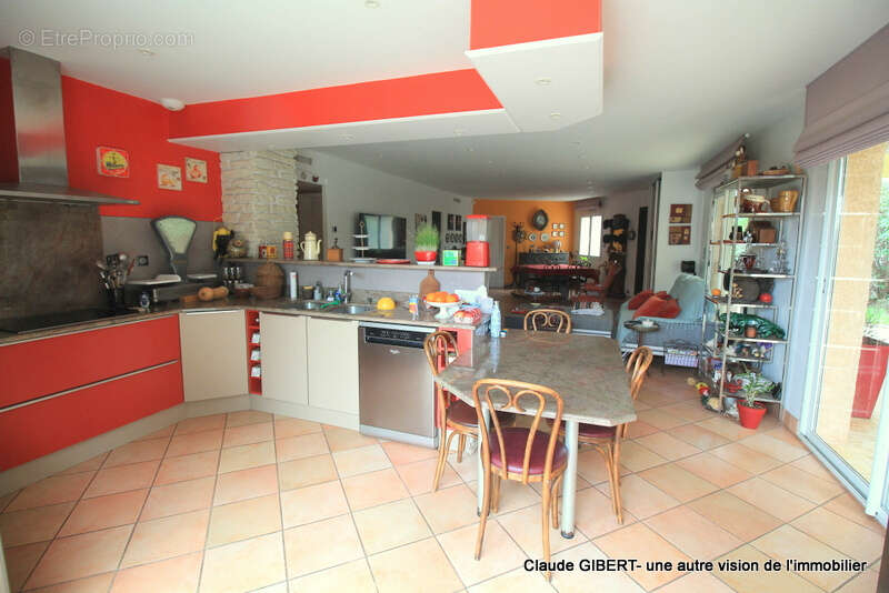 Maison à POUSSAN