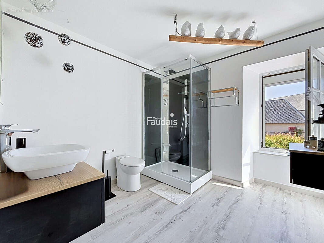 Maison 158 m² à Saint-Jean-De-Daye  - photo 9