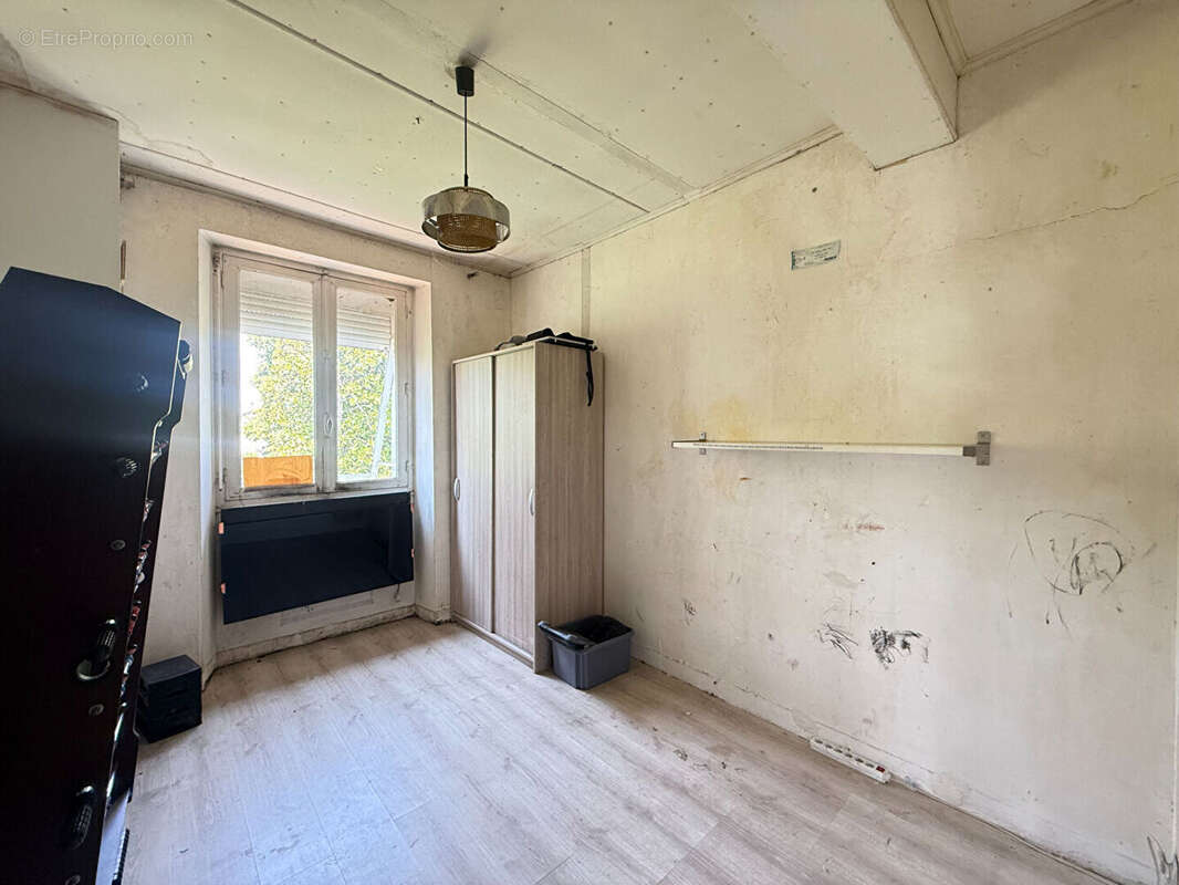 Maison à Condezaygues avec garage et jardin proche des commodités - photo 7