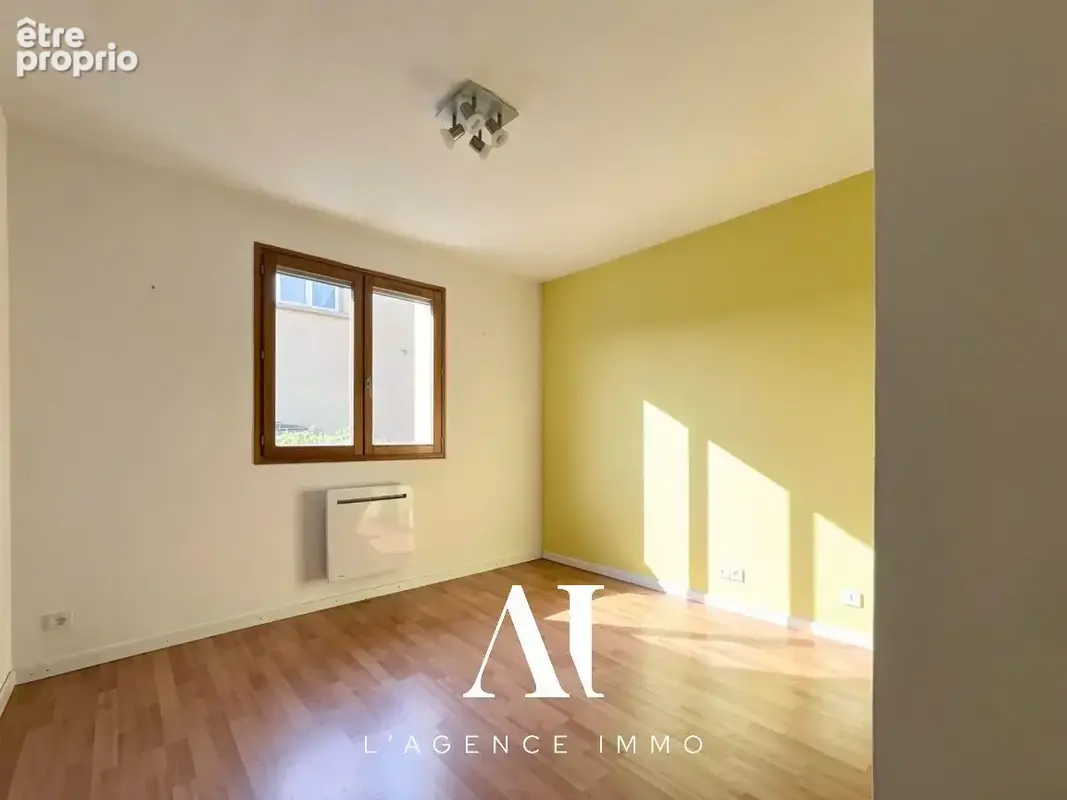 Maison 110 m² à Peronnas  - photo 7