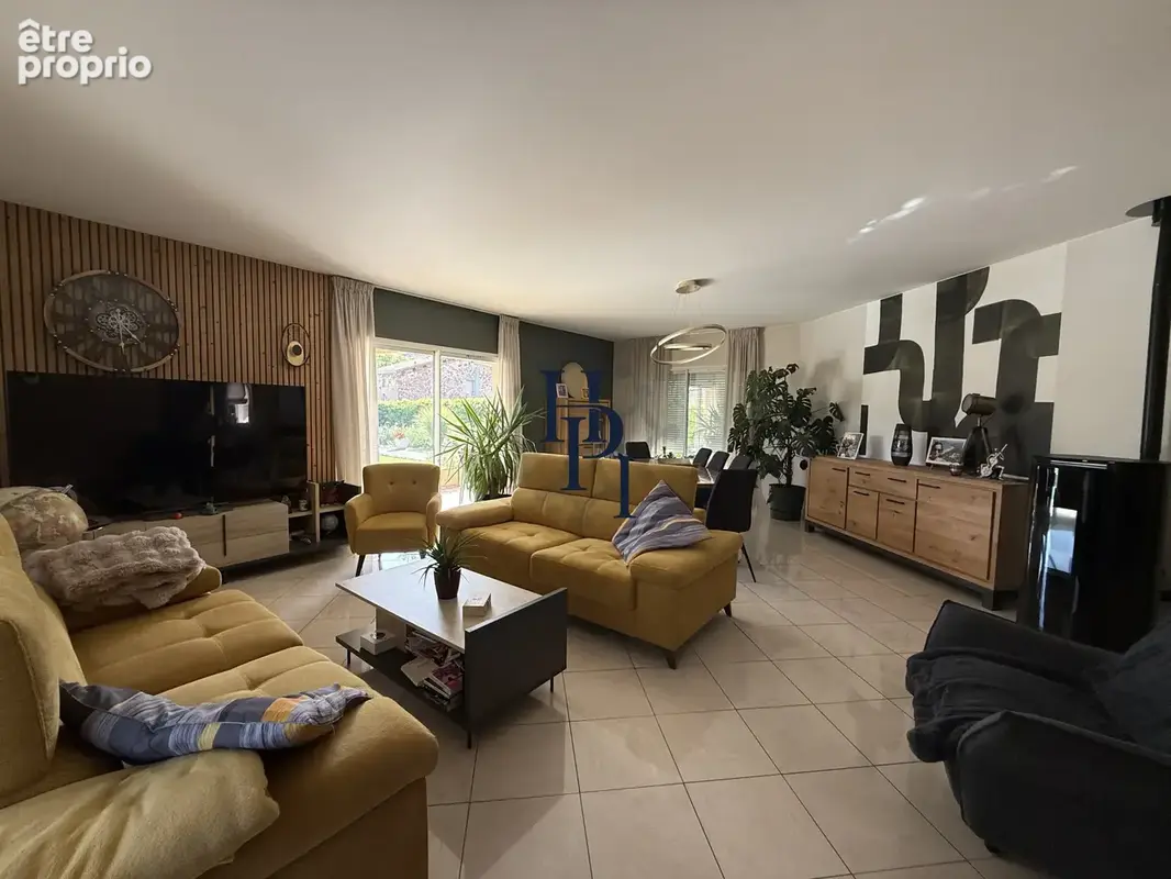 Vente Maison avec piscine de 178m2 à SAINT AFFRIQUE - photo 6