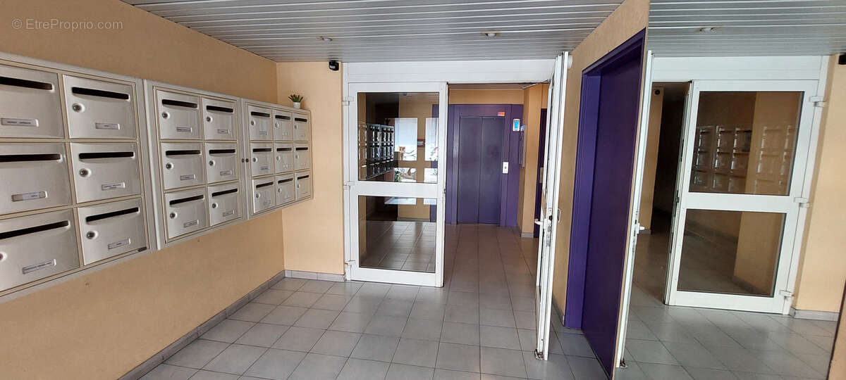 Appartement à MARSEILLE-5E